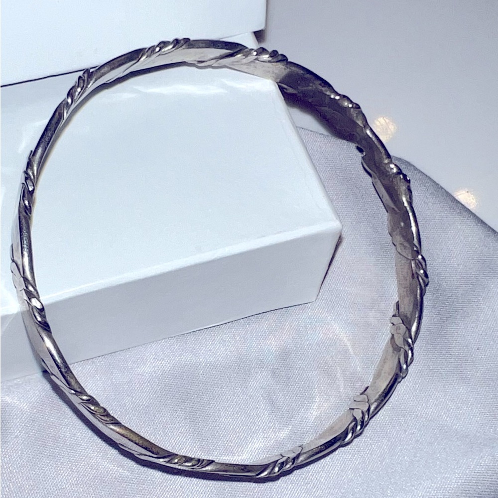 SOLD:Vintage MexicanWeave Round 1/4”W,2.75”D SS Bangle,STAMPED 925Mexico
